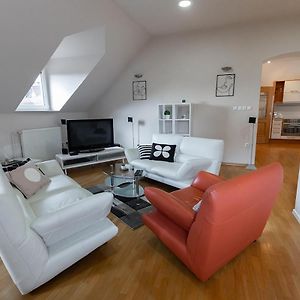 Appartement à 3 Chambres à Coucher