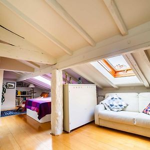 Elkano Room