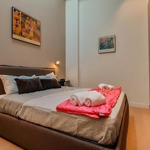Joivy Sophisticated 2 Bedroom Loft For 4