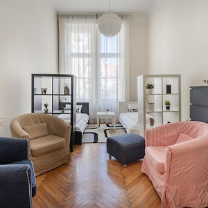 Appartement à 3 Chambres à Coucher