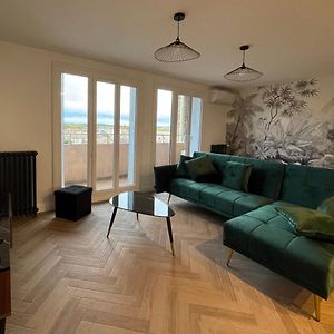 Appartement à 3 Chambres à Coucher