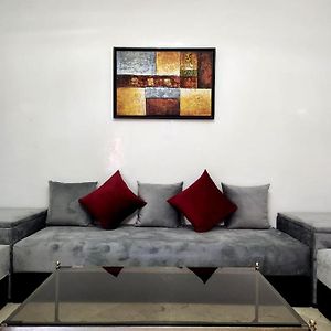 Appartement à 2 Chambres à Coucher