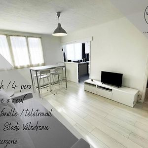 Appartement à 2 Chambres à Coucher