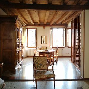Appartement à 3 Chambres à Coucher
