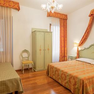 Chambre Standarde Triple