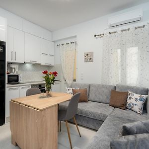 Comfy Apt Next To Metro
