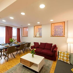 Appartement à 2 Chambres à Coucher