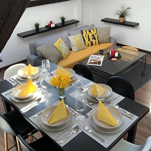 Appartement à 2 Chambres à Coucher