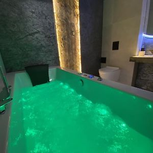 Silver Shine Jacuzzi