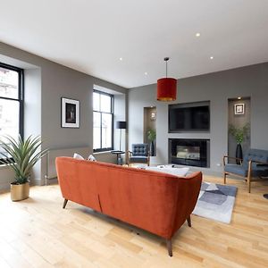 Appartement à 2 Chambres à Coucher