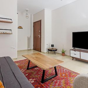 A Modern 2-Bedroom Apartment Near Areios Pagos