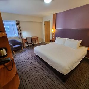 Chambre Lit King-Size avec Accès aux Personnes Handicapées