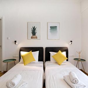 Elegant Big Apartment In Athens Center With Balcony