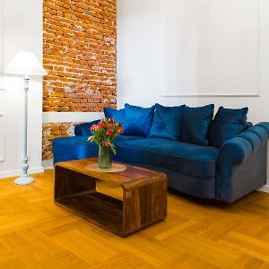 Glamorous Apartment In Heart Of Old Town