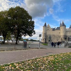 Oneluxstay Antwerp City Centre