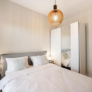 Wola Lush Apartment