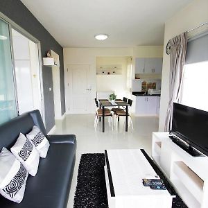 Flame Tree Residence , City Center & Close To Beach Cozy Apartment