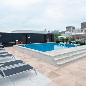 Le 908, suberbe condo neuf avec piscine