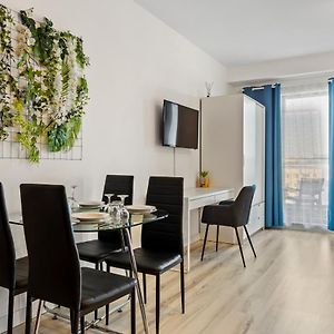 Aquarius: Upscale Flat In The Heart Of Bucharest!