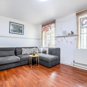 Appartement à 2 Chambres à Coucher