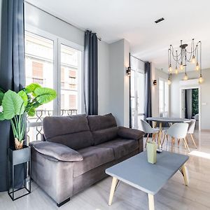 Appartement à 2 Chambres à Coucher