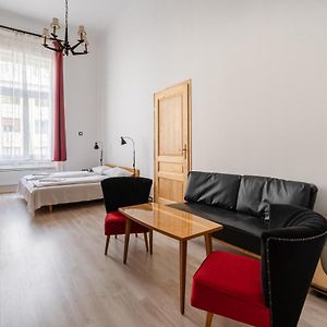 Retro Rebel Mode Apartment
