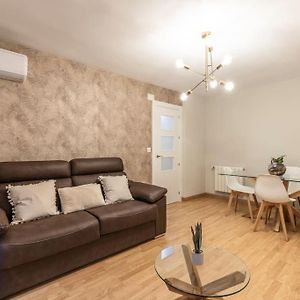 Appartement à 2 Chambres à Coucher