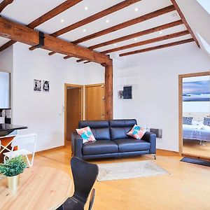 Appartement à 2 Chambres à Coucher