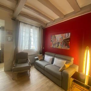 Paris Marais Arev