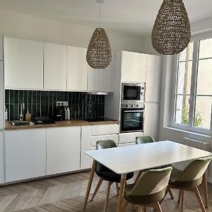 Appartement à 2 Chambres à Coucher