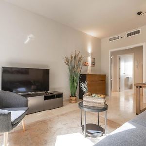 Appartement à 2 Chambres à Coucher