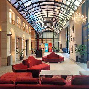 Scarletz Suites Klcc I Homebrickz