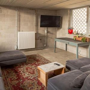 Mari'S: Multifunctional Shelter With Big Garden