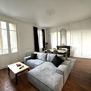 Appartement à 2 Chambres à Coucher