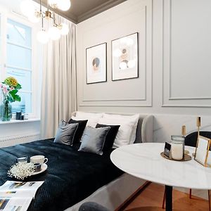 Studio City Lit King-Size