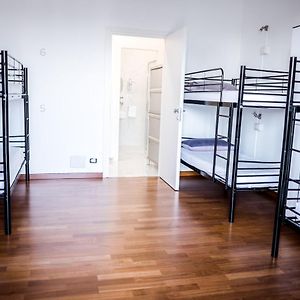 Chambre Juste Pour Hommes Dortoir