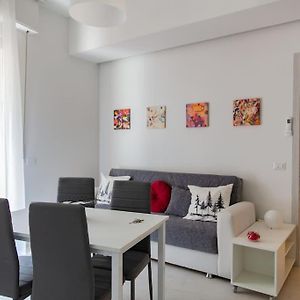 Modern Apartment Near Ponte Vecchio.