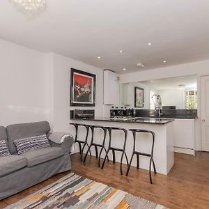 Flat 2, 158 Abingdon Road