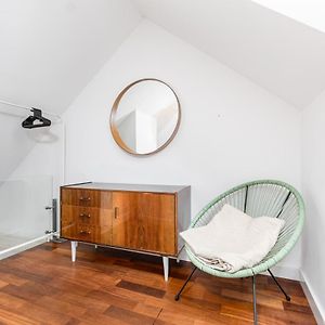 Appartement à 2 Chambres à Coucher
