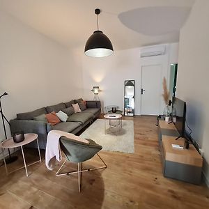 SETE Bel appartement rénové. Superbe emplacement.
