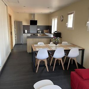 Appartement à 2 Chambres à Coucher
