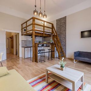 Appartement à 2 Chambres à Coucher