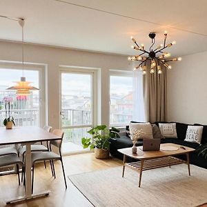 Private Room In Hammarby Sjoestad, Common Space Shared!