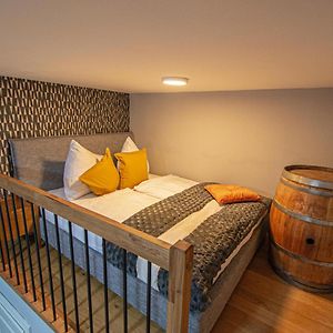 Main Train Station Apartment Close To The The Main Square!