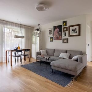Appartement à 2 Chambres à Coucher