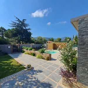 Villa à 3 Chambres à Coucher