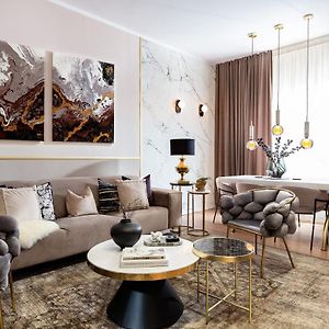 Appartement à 2 Chambres à Coucher