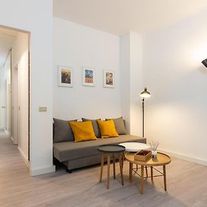 Appartement à 4 Chambres à Coucher
