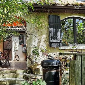 Villa D'Artiste Comprenant 2 Chambres Avec Salles De Bain Privatives