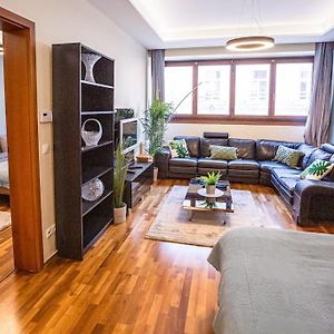 Urban Jungle Apartment In The Citycenter